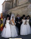 lgt_2004_damas_y_reina_delante_iglesia_1.jpg